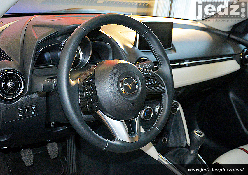 SALON SAMOCHODOWY | Mazda2, Mazda6, Mazda CX-5 | Wysyp nowości Mazdy - kokpit